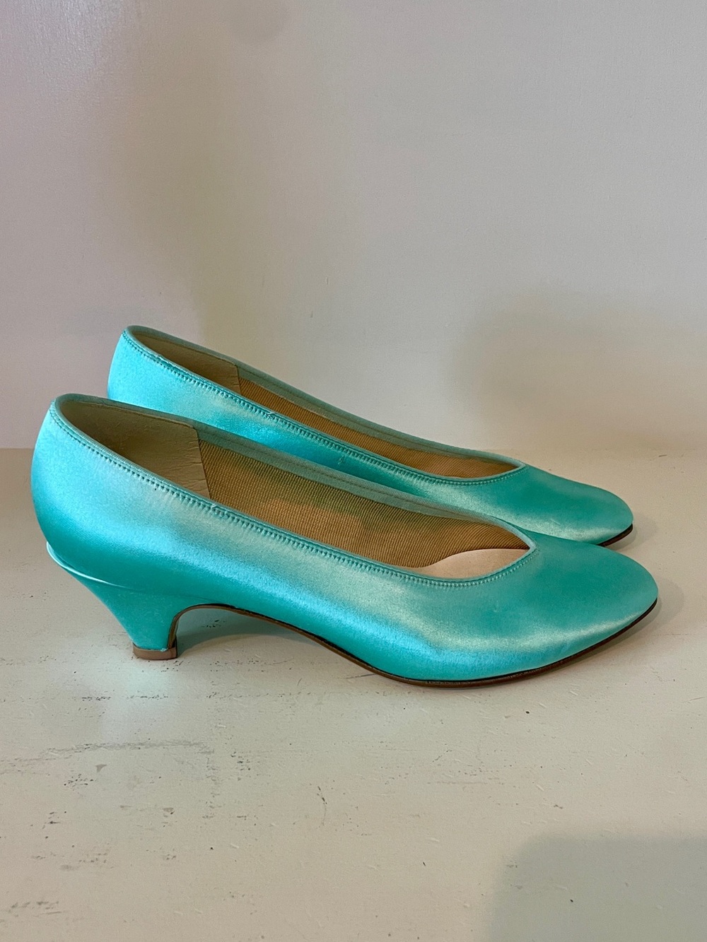 Vintage Dyeables Women's Pumps Heels 7 Aqua Turquoise 80s 90s Prom